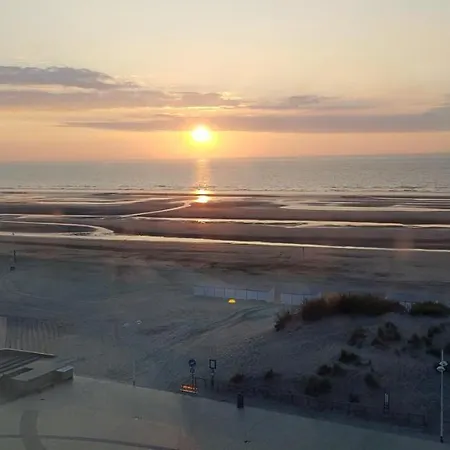 7Th Heaven Seaview Apartment De Panne Exterior photo